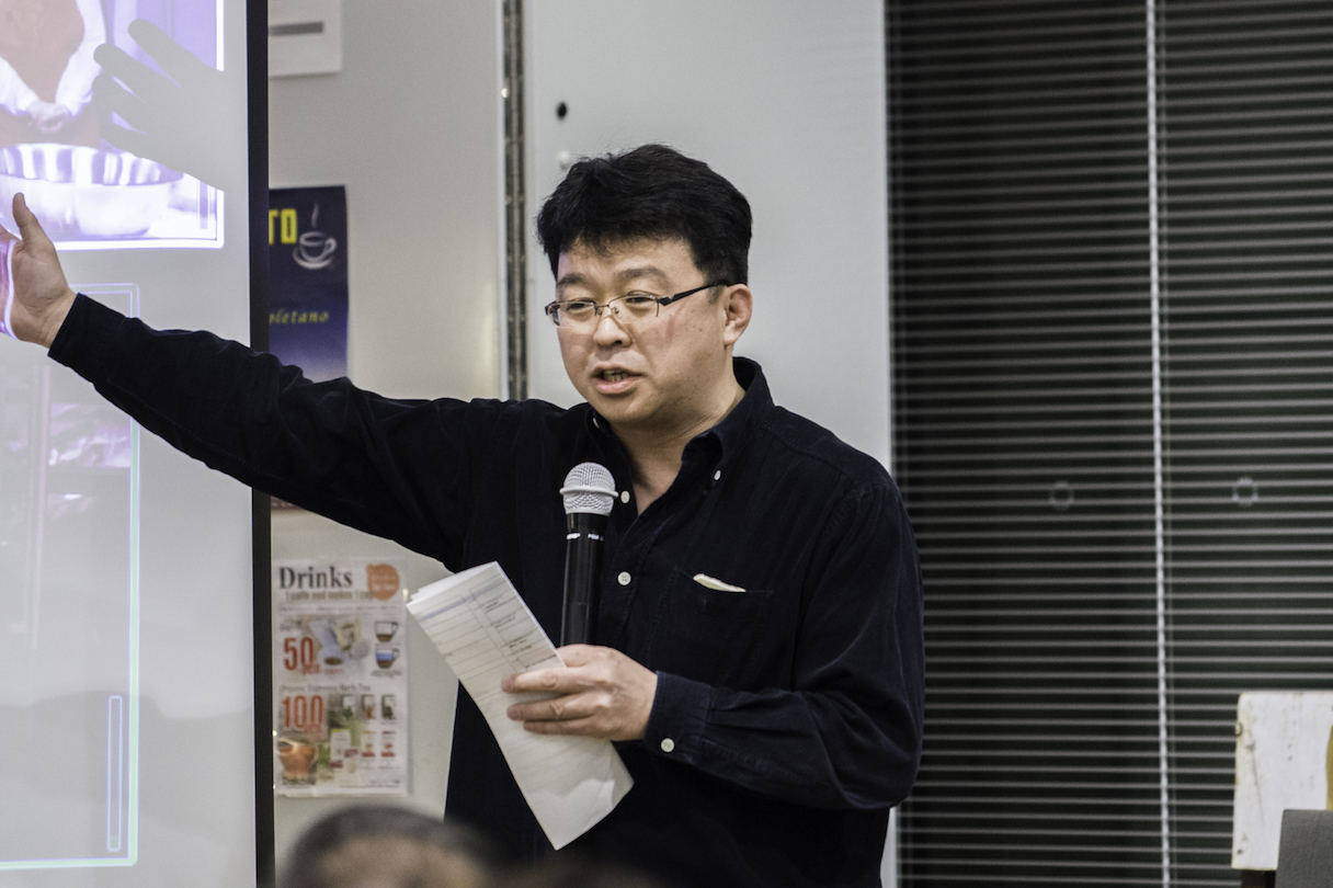イベント会場で、「Local to Local」の意義を訴えるプラットフォームあおもり理事長、米田大吉さん